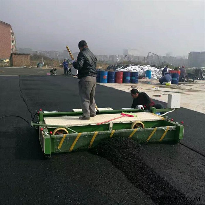 塑胶跑道摊铺机 程煤铺设整平机 橡胶颗粒平铺机易操作图2