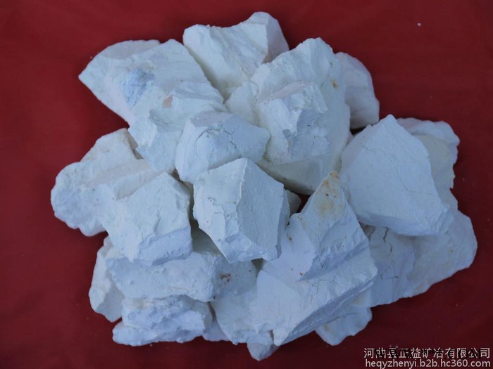 河曲县正益矿冶 出售煅烧高铝高岭土块料（三氧化二铝57）。焦宝石