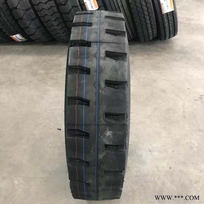 出口 拼柜 载重卡客车全钢轮胎1100R20 1200R20 足球块卡车轮胎图3