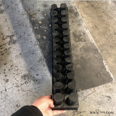 钉型橡胶减震板 氯丁橡胶减震板 橡胶垫块 保质保量  定制 龙翔 支持定制