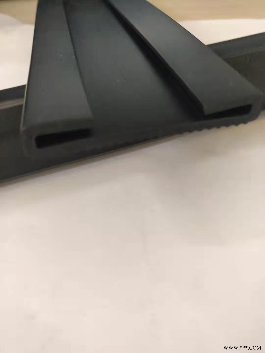 利泰 三元乙丙橡胶垫带U型油箱垫片密封条卡箍喉箍胶条型号齐全图2