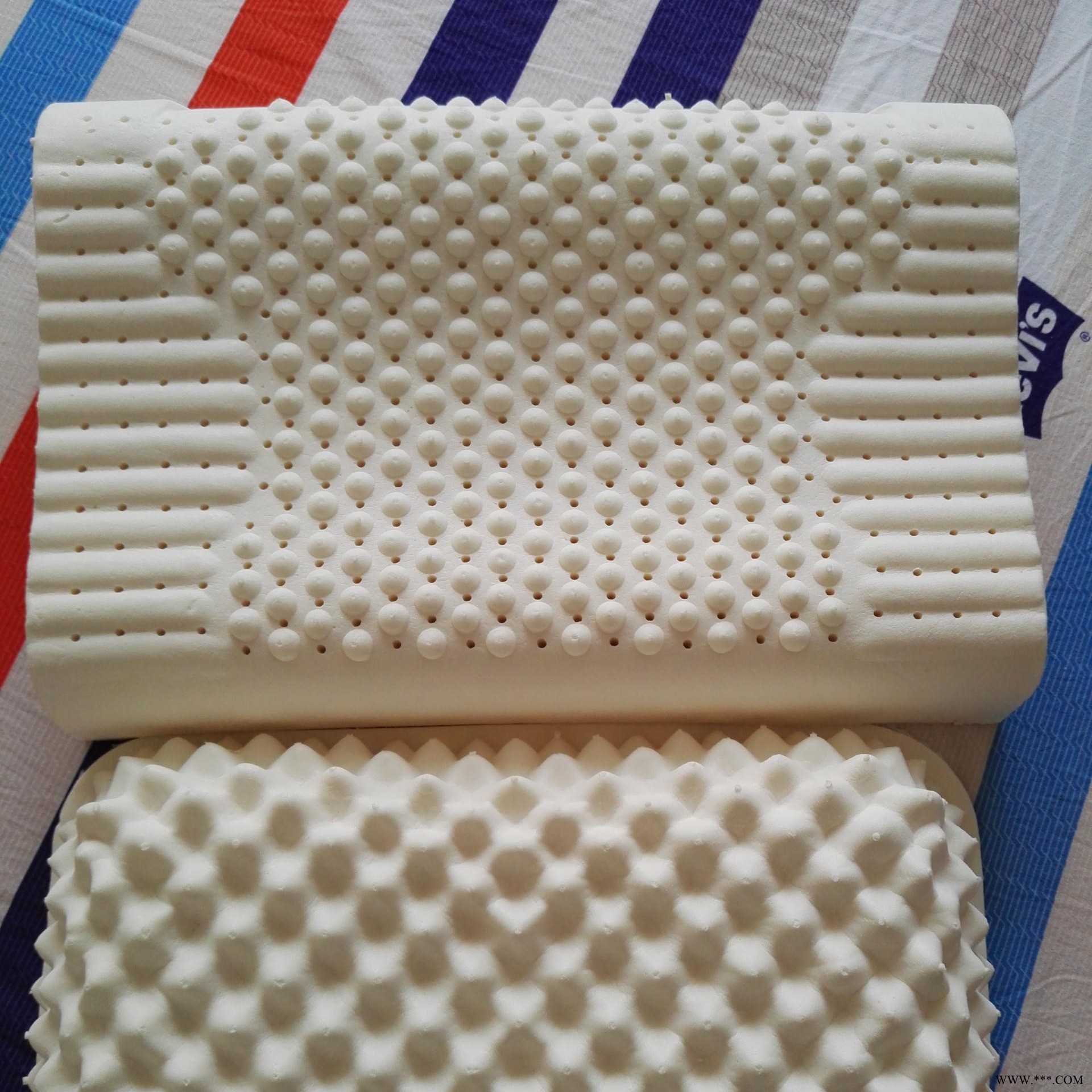 厂家直销天然大颗粒乳胶枕头 标准曲线乳胶枕 乳胶 枕 乳胶片材颗粒