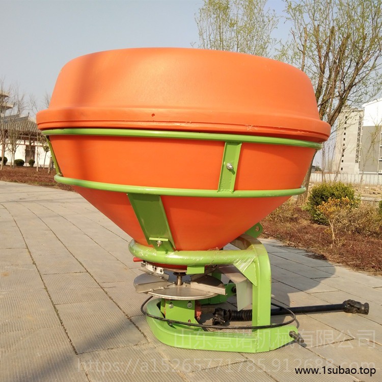慧诺供应车载式撒肥机 750公斤颗粒化肥抛洒机 轴传动带撒肥机厂家直供