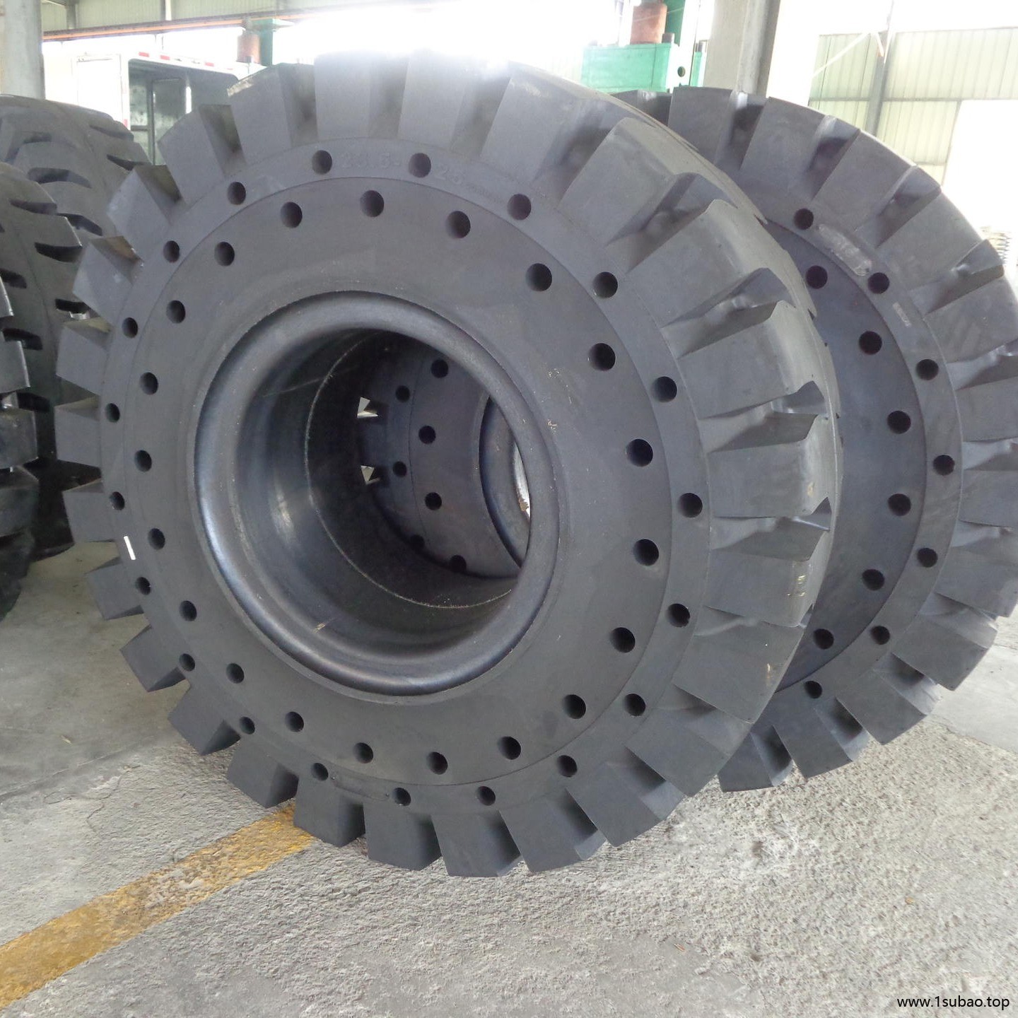 强力厂家  17.5-25实心轮胎  装载机轮胎  强力实心胎  30铲车轮胎