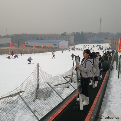 坡度可定制的景区双向运行智能输送带 厂家生产雪地大载量魔毯