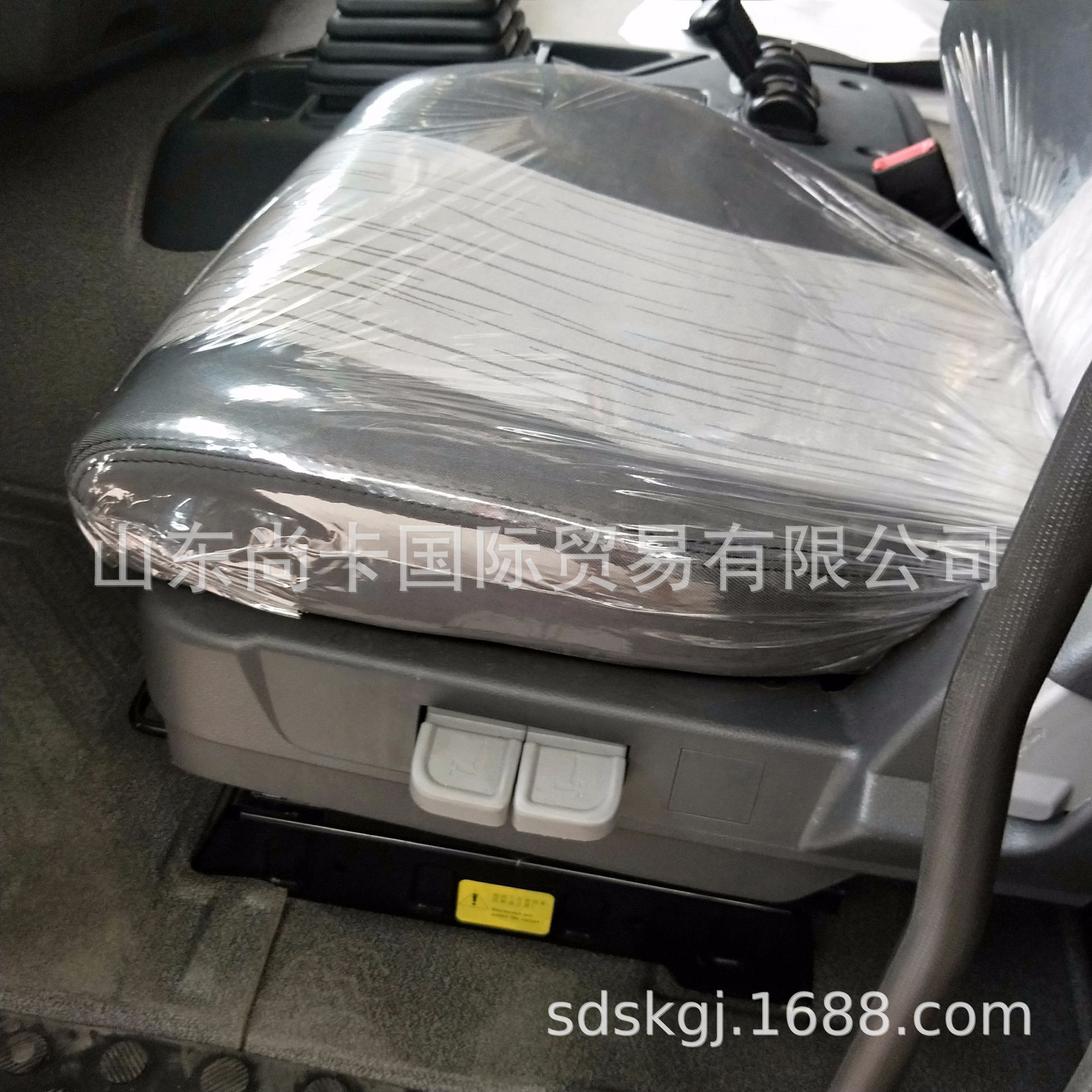 联合重卡驾驶室 (70).jpg
