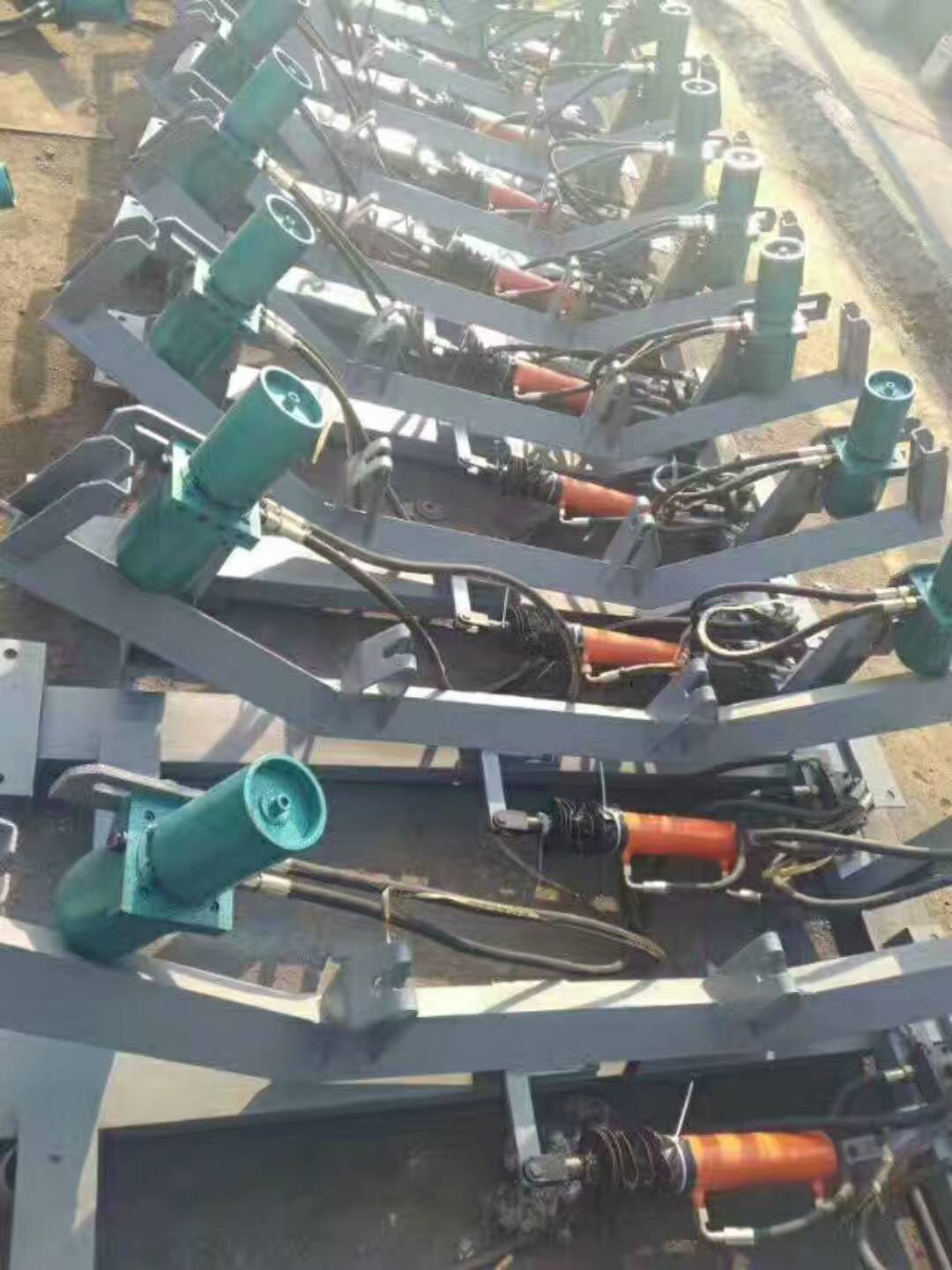 厂家直销   调心托辊 无动力滚筒 陶瓷托辊厂家 输送带电动滚筒