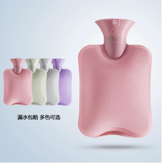 厂家批发新款加厚便携注水PVC热水袋斜纹毛绒暖手宝跨境现货供应